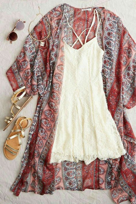 pretty Boho Mode, Boho Styl, Mode Boho, Bohol, Dress Cream, Mode Inspo, Shoes Woman, Heels Black, Mode Inspiration