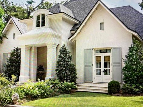 Shutters Exterior White House, Creamy White Brick Exterior, Cream House Exterior Color Combos, Cream House Exterior, White House Black Shutters, Shingles Roofing, Painted House, Homes Exterior, Stucco Homes