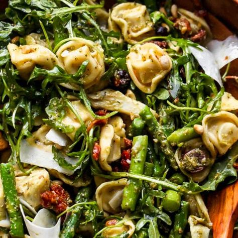 30 Minute Pesto Tortellini Salad - Dishing Out Health Pesto Salad Recipes, Tortellini Pesto, Pesto Tortellini Salad, Tuscan Tortellini, Salad With Asparagus, Dishing Out Health, Pesto Salad, Pesto Tortellini, Pasta Salad With Tortellini