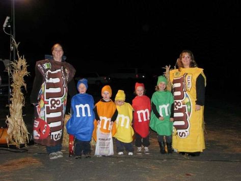 M&m Costume Diy, Candy Halloween Costume Diy, M&m Halloween Costume, M&m Costume, Candy Halloween Costumes, Matching Family Halloween Costumes, Family Costumes Diy, Diy Halloween Shirts, Halloween Sensory