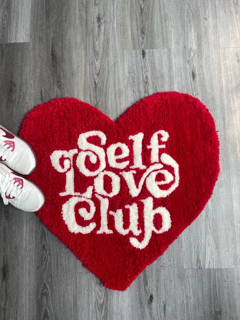 Rugs With Words, Self Love Club Rug, Baddie Rugs, Rug Turfing Ideas, Simple Tufted Rug, Rug Tufting Aesthetic, Small Rugs In Bedroom Aesthetic, Girly Rug, Rugs Y2k