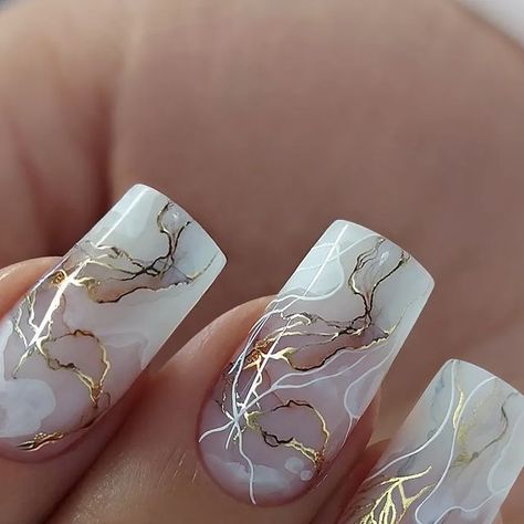 Unique Manicure, New Years Eve Nails, Korean Nail Art, Chrome Nails Designs, Modern Nails, Winter Nail Designs, Bridal Nails, Floral Nails, Fancy Nails