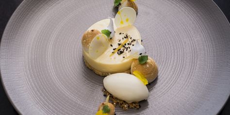 Lemon and sesame tart Ice Cream Plated Dessert, Tart Plating, Plated Tart Dessert, Mousse Plated Dessert, Lemon Tart Plated Dessert, Deconstructed Lemon Tart, Lemon Ice Cream Recipe, Lemon Tart Recipe, Lemon Ice