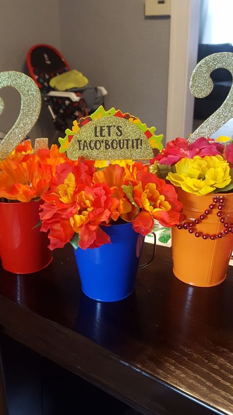 Taco Party Centerpieces, Taco Tuesday Centerpieces, Taco Centerpiece Ideas, 2nd Birthday Decorations, Taco Tuesday Party, Taco Birthday, Taco Twosday, Mexican Baby Shower, Baby Stella