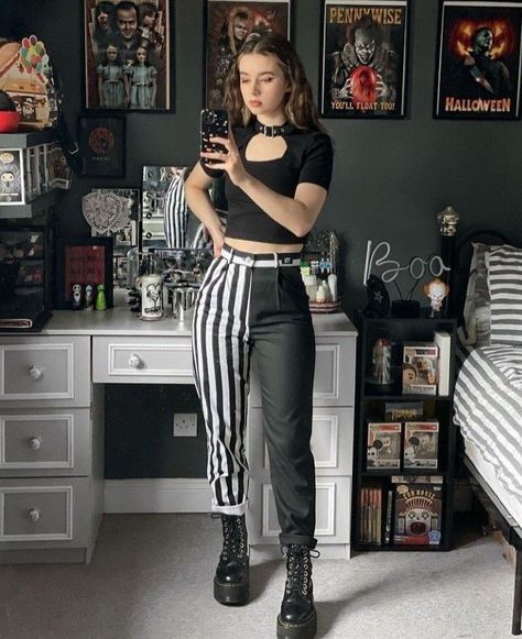 Blue Army Pants Outfit, Alternative Female Fashion, Painting Outfit Casual, Soft Punk Outfits For Women, Elegant Alt Outfits, Lesbian Goth Outfits, Going Dancing Outfit, Dark Maximalism Fashion, Classy Alt Outfits