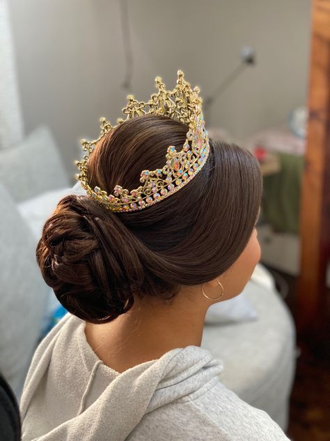 Bun Crown Hairstyle, Quiencera Hairstyles Up, Sweet 16 Hair Updo, Bun Hairstyles With Crown, Full Crown Hairstyles, Hairstyles For A Crown, Quince Updo Hairstyles With Crown, Xv Hairstyles Quinceanera Updo, Hairstyle For Crown