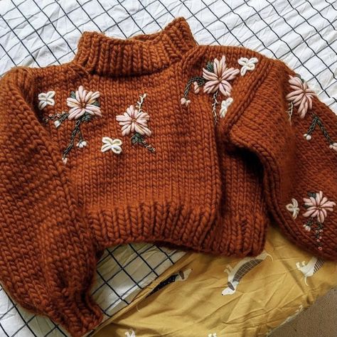 Embroidery On Cardigan, Chunky Sweater Embroidery, Embroidery On Crochet, Cardigan Embroidery, Diy Crochet Sweater, Knit Chunky Sweater, Sweater Embroidery, Crochet Sweater Design, Knitting Sweaters