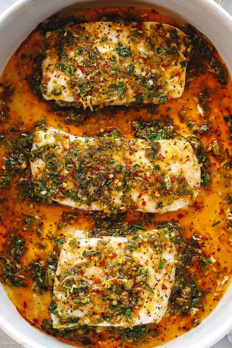 Easy Baked Cod Recipe - #baked #cod #fish #recipe #eatwell101 - This baked cod recipe is a great dinner idea for those busy weeknights. Cod fillets are ready in 20 minutes or less! - #recipe by #eatwell101® Greek Baked Cod, Mediterranean Baked Cod Recipes, Easy Baked Halibut Recipes, Sole Fish Recipes Baked, Cod Marinade Recipes, Best Cod Fish Recipes, Baked Halibut Recipes, Braised Cod, Alaskan Cod Recipe