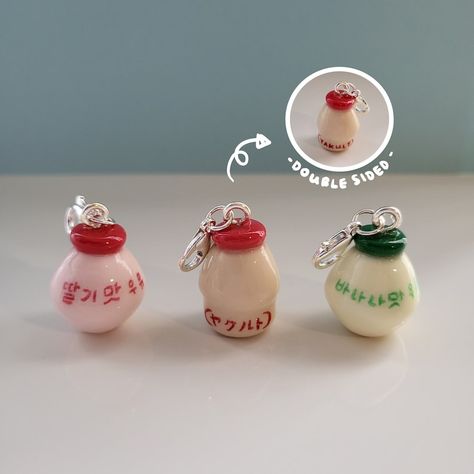 Japanese and Korean Drink Charms / Banana Milk, Strawberry Milk, and Yogurt Handmade Polymer Clay Keychain - Etsy Korean Drink, Drink Charms, Polymer Clay Kunst, Korean Drinks, Milk Strawberry, Clay Keychain, Clay Diy Projects, Banana Milk, Clay Crafts Air Dry