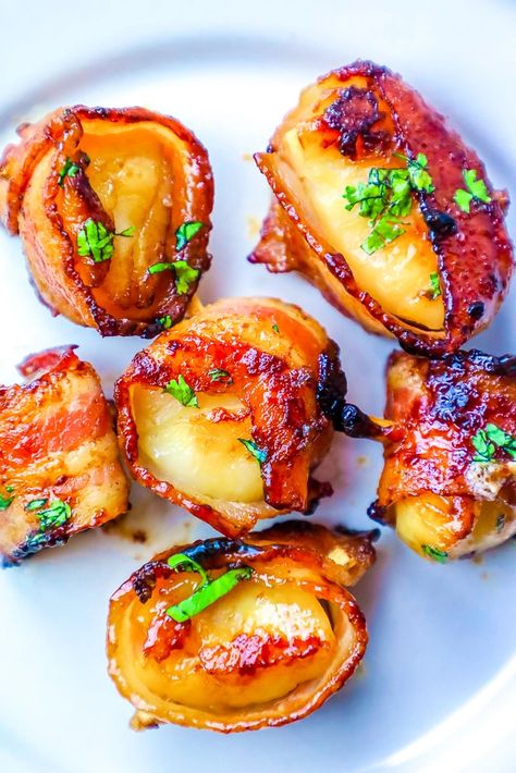 Bacon Wrapped Scallops Recipe, Scallop Appetizer, Scallops Recipe, Bacon Wrapped Scallops, Brown Sugar Bacon, Bacon Appetizers, Scallop Recipes, Bacon Wrapped, Fish Dishes