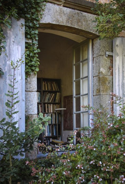 80s Wallpaper, Somewhere In Northern Italy 1983, Scandinavian House, An Open Window, Whats Wallpaper, Delta Light, Alpine Plants, Classy Couple, Garden Types