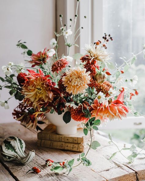 Janne Ford (@jannelford) • Instagram photos and videos Have A Good Week, Flower Season, Natural Beeswax Candles, Natural Wreath, Birthday Cheers, Mood Food, Floral Chandelier, Window Light, Natural Christmas