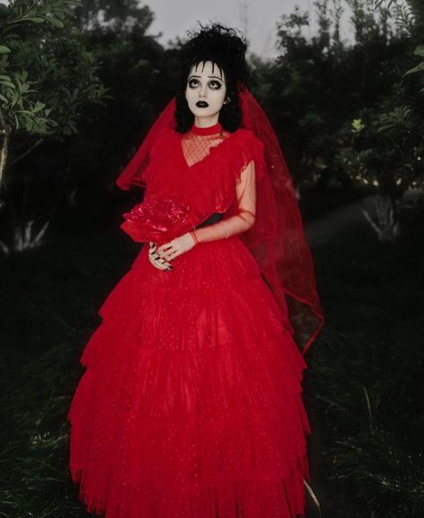 Creepy Pretty Halloween Costumes, Gory Halloween Costumes For Women, Lidia Deetz Costume Diy, Halloween People, Costume With Red Dress, Horror Characters Costumes Women, Lydia Deetz And Beetlejuice Costume, Horror Character Halloween Costumes, Halloween Red Dress