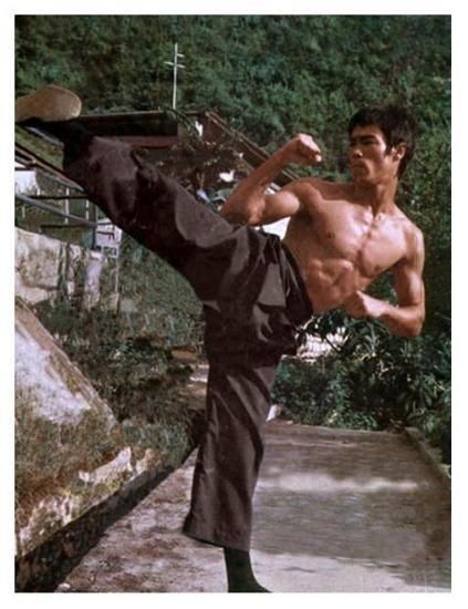 Ben Bruce, Bruce Lee Pictures, Bruce Lee Art, Bruce Lee Martial Arts, Bruce Lee Quotes, Bruce Lee Photos, Photo Star, Ip Man, Martial Arts Movies