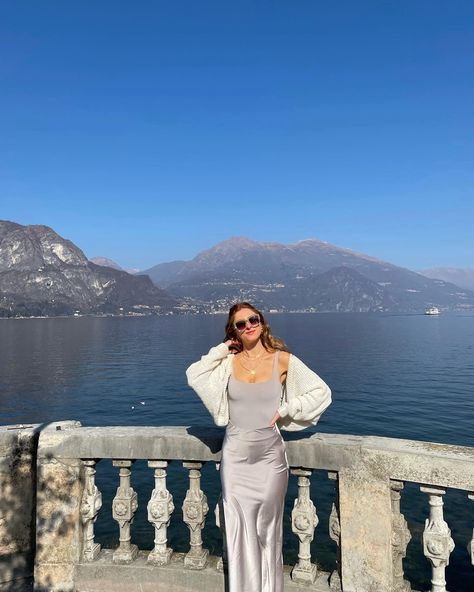 Milan Italy Outfit Spring, Lake Como Winter Outfit, Lake Como Boat Outfit, Lake Garda Outfits, Lake Como Outfit Spring, Lake Como Spring, Como Outfits, Lake Como Outfit, Italy Outfits Spring