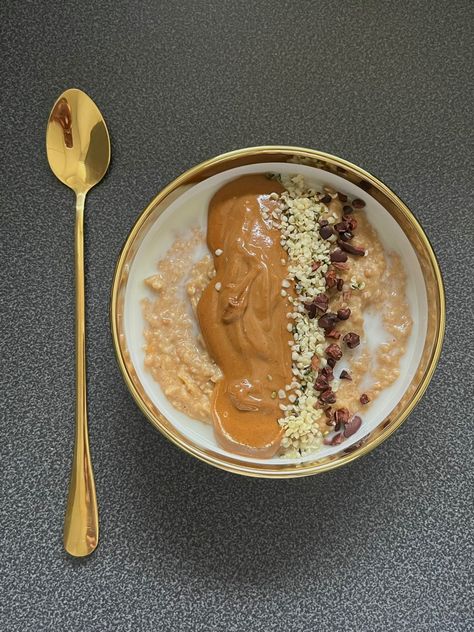 oatmeal bowl with nut butter & hemp seeds Oatmeal Bowl, Pre Workout Food, Oatmeal Bowls, Nut Bowl, Nut Butters, Hemp Seeds, Nut Butter, Peanut Butter, Oatmeal