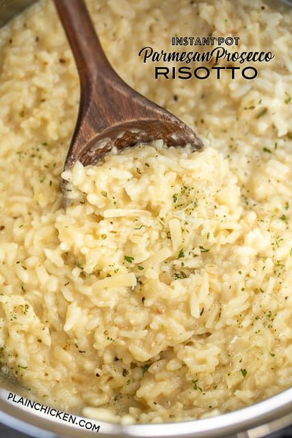 Instant Pot Parmesan Prosecco Risotto Recipe - arborio rice, shallots, garlic, chicken broth, prosecco, Italian seasoning and parmesan - made in the electric pressure cooker! Only takes 8 minutes! Great side dish! Add green peas or mushrooms for a meatless main dish! #instantPot #risotto #sidedish Instantpot Risotto, Italian Pot Roast, Risotto Dishes, Parmesan Risotto, Chicken Risotto, Seasoned Rice Recipes, Pot Beef Stew, Risotto Recipe, Meatless Main Dishes