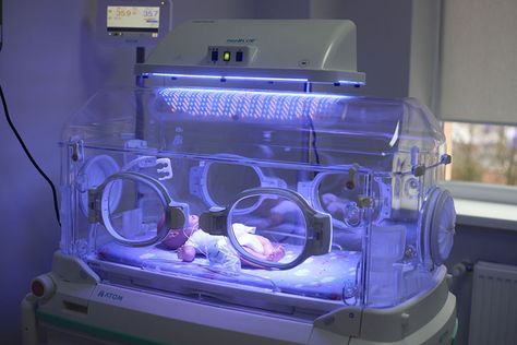 Incubator For Babies: Types, Why They Are Needed And How They Work Baby Jaundice, Robot City, Newborn Room, Feminism Art, Gestational Age, Neonatal Intensive Care Unit, Care Hospital, Bio Art, Newborn Hospital