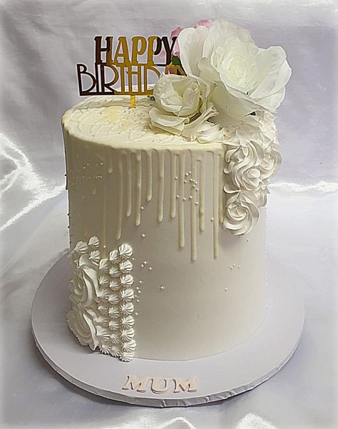 Bday Cakes For Women Beautiful, Bday Cakes For Women, Small Birthday Cake For Women, Cake For Women Elegant, Small Birthday Cake, Birthday Cake For Women Elegant, Happy Birthday Quotes For Daughter, Birthday Party 10, Cream Birthday Cake