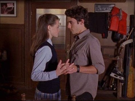 And just yesterday, we learned that Milo Ventimiglia is officially returning as Rory's bad boy high school boyfriend, Jess Mariano. Dating A Writer, Jess Rory, Jess Gilmore, Rory Jess, Jess And Rory, Gilmore Girls Jess, Rory And Jess, Team Jess, Gilmore Girls Aesthetic