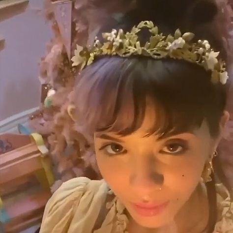 2,034 Me gusta, 147 comentarios - Melanie Martinez Fan Page (@melmartinezworld) en Instagram: "Comment your birthday date ❣ Me:October 8th 🎂❣ ~Esther" Dark Nursery, Mealine Martinez, Melanie Martinez Music, K-12 Melanie Martinez, Melanie Martinez Photography, Rare Pictures, Melanie Martinez, Adele, Billie Eilish