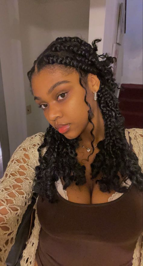 Boho Black Hairstyles, Bohemian Natural Hairstyles, Boho Protective Hairstyles, Short Boho Box Braids, Boho Hairstyles Black Women, Natural Boho Braids, Boho Braids On Natural Hair, Boho Braids Natural Hair, Short Goddess Braids