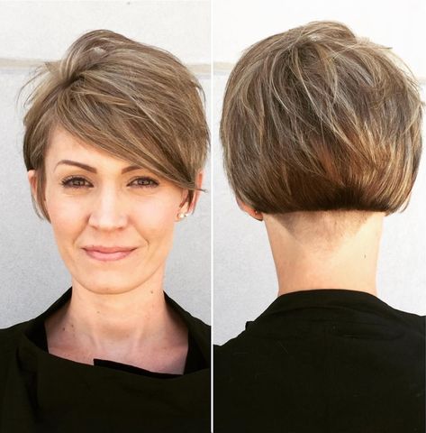 Short Layered Bob With Nape Undercut Short Layered Hairstyles, Short Layered Bob, Inverted Bob Haircuts, Blonde Bob Haircut, Nape Undercut, Layered Bob Short, Long Hair On Top, Wavy Bob Hairstyles, Layered Hairstyles