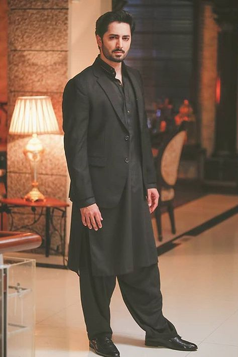 Shalwar Kameez With Coat Men, Kurta Pajama Men Wedding, Muslim Men Clothing, Suit For Men Wedding, Mens Traditional Wear, Black Blazer Men, Game Portal, Boys Kurta Design, Wedding Kurta For Men