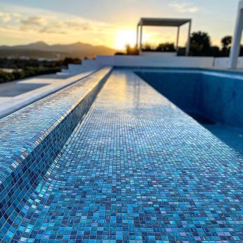 LIZ... An intensely blue mosaic blend with highlights of shimmering, iridescent GLOSS tiles in combination with LE GEMME and SMALTO. Pool Tile Designs, Pool Mosaic, Swimming Pool Mosaics, Mosaic Pool Tile, Glass Pool Tile, Blue Pool, Mosaic Pool, Blue Mosaic, Dream Pools