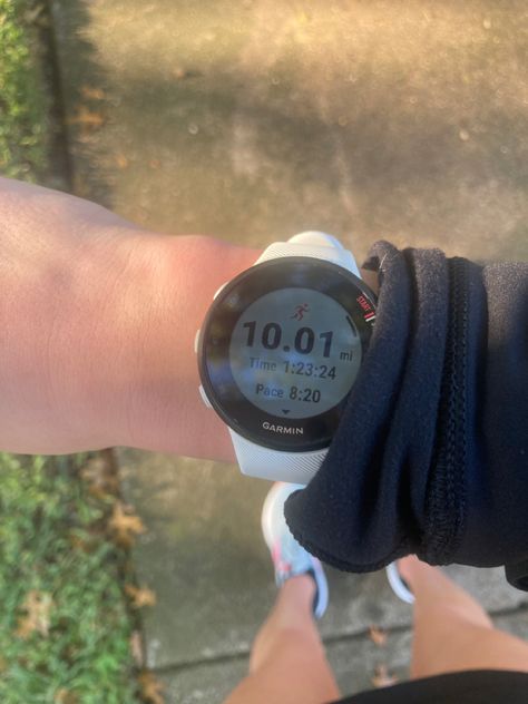 Running Watch Aesthetic, Garmin Aesthetic, Garmin Watch Aesthetic, Running Vibes, Running Inspo, Acl Injury, Cute Apple Watch Bands, Watch Aesthetic, Running Aesthetic