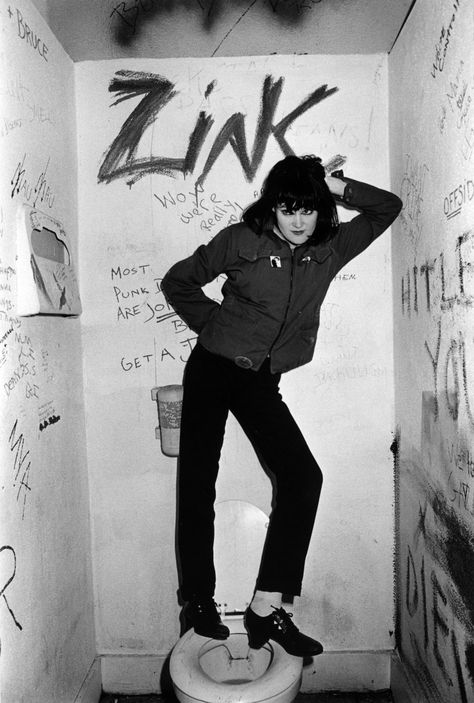 Exene Exene Cervenka, Punk Rock Women, 70s Punk, Diane Arbus, Punk Scene, Punk Rock Bands, The Clash, Music Icon, Punk Goth