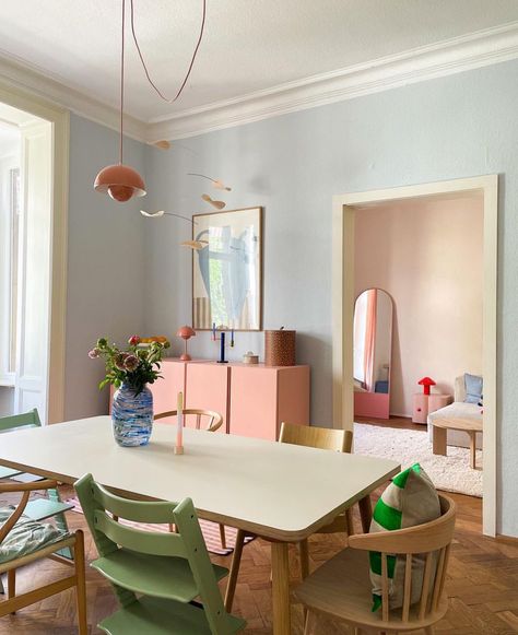 Pastel Scandinavian Interior, Danish Apartment, Modern Scandinavian Interior, Cool Dorm Rooms, Welcome To My House, Dining Room Colors, Colorful Chairs, Apartment Inspiration, Dining Room Design