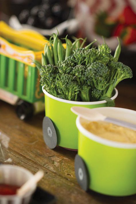 Dinosaur Train Party, Vintage Train Party, Train Party Ideas, Train Food, Thomas Birthday Parties, Food Cups, Thomas The Train Party, Thomas Birthday, Vintage Railroad