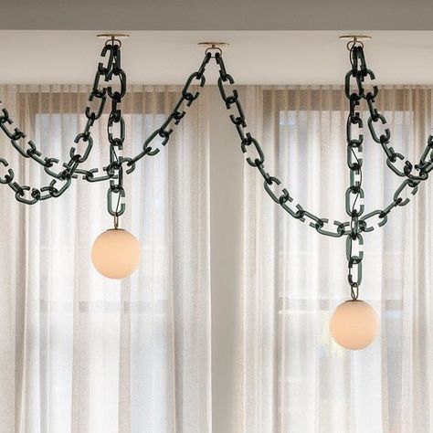 Trueing on Instagram: "Cerine Swagged Chandelier in Trueing’s signature glass chain links.  Photo: @maxb.photo" Hanging Chains Decor, Trueing Chandelier, Swagged Chandelier, Swag Chandelier, Chandelier Chain, Chain Links, Ceiling Decor, S Signature, Chain Link