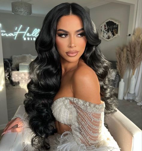 Prom Hair Simple, Pageant Hair And Makeup, Hollywood Glam Hair, Glam Bride Makeup, Hollywood Curls, Bridal Hair Down, Bride Hairstyle, Pageant Hair, Glam Bride