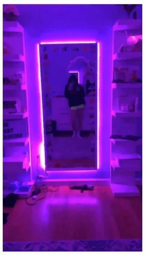 Bedroom Miroir Ideas, Cool Room Ideas Led Lights, Wall Mirror With Led Lights, Cute Room Ideas Led Lights, Aesthetic Mirror With Lights, Led Lights Behind Mirror Bedroom, Mirror Wall Decor Bedroom Led Lights, Makeover Room Aesthetic, Neon Mirror Aesthetic