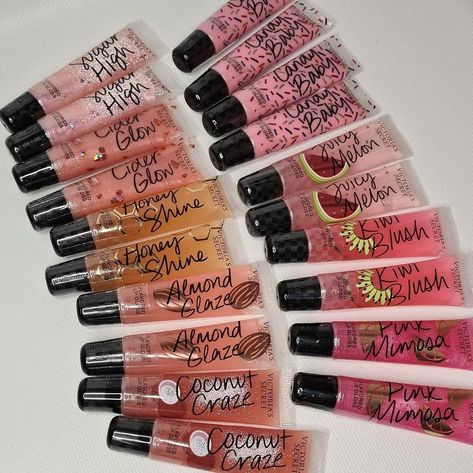 Vs Lip Gloss, Lip Gloss Collection Aesthetic, Lipgloss Collection, Glossy Lips Makeup, Lip Gloss Cosmetics, Lip Balm Collection, Best Lip Gloss, Lipgloss Lips, Flavored Lip Gloss