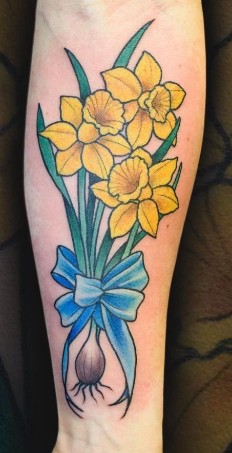 Neotraditional Daffodil Tattoo, American Traditional Daffodil Tattoo, Daffodil Tattoo Traditional, Daphodil Tattoo, Tattoos Daffodil, Penny Tattoo, Dianthus Flowers, Daffodil Tattoo, Traditional Tattoo Flowers