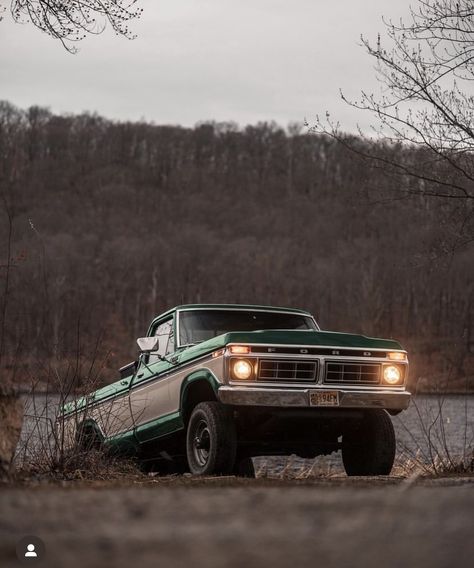 Old School Trucks, Country Cars, Southern Aesthetic, Old Ford Truck, 1979 Ford Truck, Diesel Trucks Ford, Country Trucks, Hot Trucks, Trucks Lifted Diesel