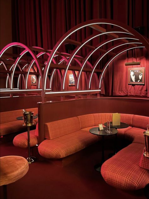 Wait Room Design, Fancy Club Interior, Retro Bar Interior Design, Jazz Lounge Interior Design, 70s Club Interior, Disco Lounge Interior Design, Hedonistic Disco Interior, Vintage Nightclub Aesthetic, 60s Bar Aesthetic