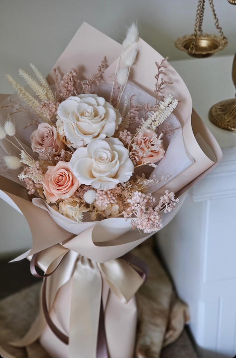 Rustic Rose Bouquet, Flower Bucket Bouquets, Bouquet Of Flowers From Boyfriend, Flour Bouquet, Flower Bouquet Arrangements, Paper Rose Craft, Odyssey Art, Ribbon Flowers Bouquet, Art For Walls