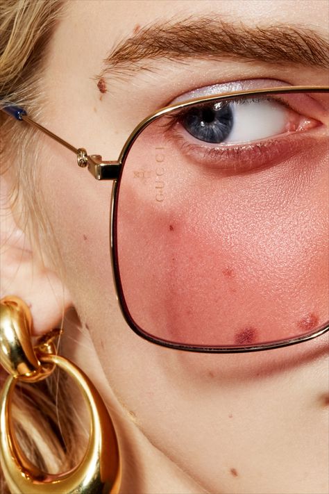 Eyewear Editorial Photography, Sunglasses Fashion Photography, Jewelry Campaign Photography, Sunglass Campaign, Expensive Gold Jewelry, Glasses Product Photography, Sunglasses Photography Ideas, Glasses Editorial, Glasses Campaign