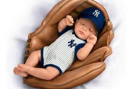 Snug as A... Yankees Baby, Chicago Cubs Fans, Anne Geddes, Ashton Drake, Marie Osmond, Baseball Baby, Bradford Exchange, Baseball Glove, Reborn Baby Dolls