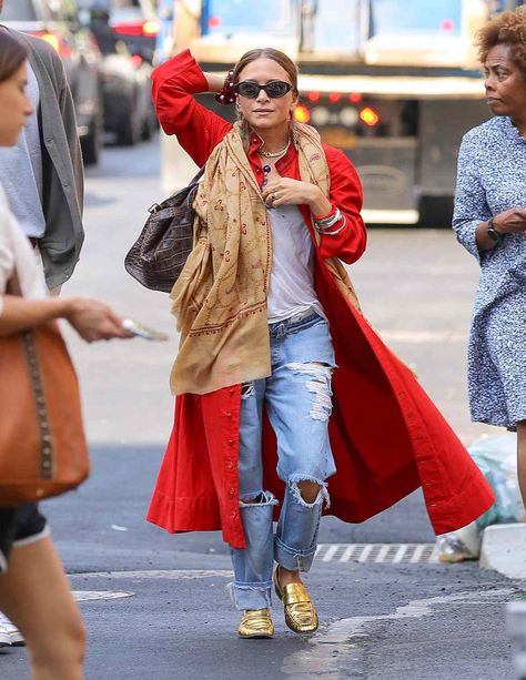 Mary Kate Olsen Style, Olsen Twins Style, Kate Olsen, Mary Kate Ashley, Red Trench Coat, Olsen Twins, Mary Kate Olsen, Vibrant Purple, Mary Kate