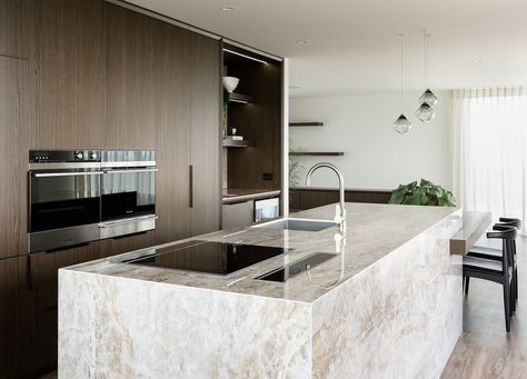 Kitchen | Merrilands Residence by Annika Rowson | est living Dekton Taga, Casa Miami, Est Living, Countryside House, Glam Look, Deep Brown, Residential Interior, Kitchen Space, Design Furniture