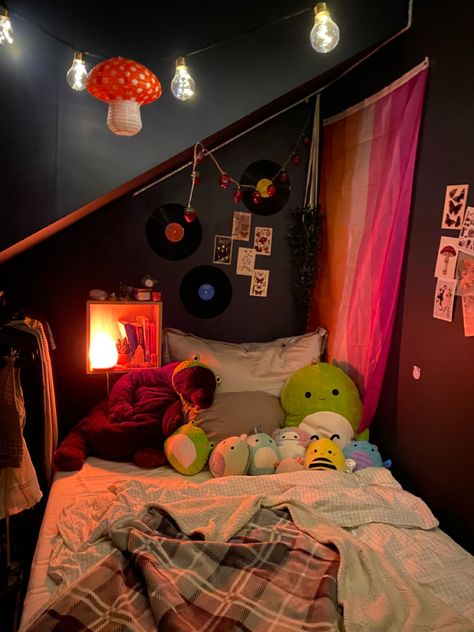 Pride Flag In Bedroom, Pride Flag Bedroom Aesthetic, Pride Flag In Room Aesthetic, Lesbian Bedroom Ideas Aesthetic, Pride Flag Room Decor, Pride Flag In Room, Lesbian Room Ideas, Queer Bedrooms, Lesbian Bedroom Ideas