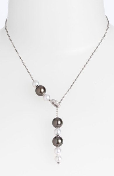 Simple Silver Necklace, Tin Cup, Necklace With Diamond, Bijoux Fil Aluminium, Dainty Diamond Necklace, Black Pearl Necklace, Mikimoto Pearls, Black Pearls, Diamond Solitaire Necklace