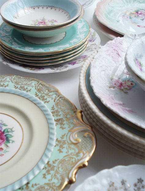 beautiful dishes Antique Tableware, Pretty China, Beautiful China, China Dishes, Pretty Plates, China Plates, Antique China, Vintage Plates, China Patterns