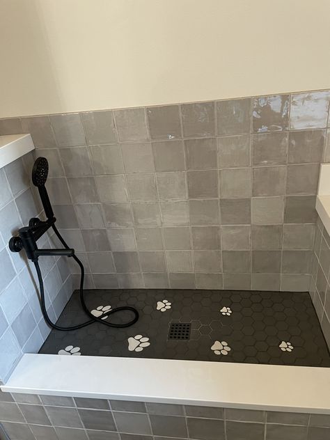 Dog Grooming Shower Ideas, Puppy Wash Station, Mudroom Ideas Dog Bath, Dog Shower In Master Bath, Dog Wash Shower Head, Aesthetic Dog Room Ideas, Laundry Room And Dog Wash, Walk In Shower With Dog Wash, Dog Bathroom Ideas