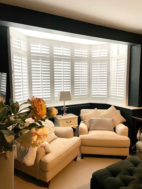 Bay Window Shutters Living Rooms, Bay Window Blinds Living Room, White Shutters Living Room, White Shutter Blinds, Window Shutters Indoor, Shutters With Curtains, Bay Window Blinds, Bay Window Shutters, Living Room Shutters